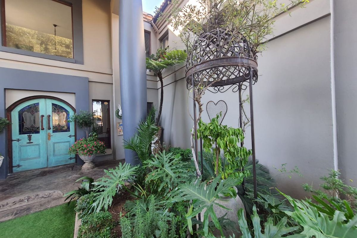 Absolute Gem of A Property With A Vintage Vibe For Sale In The Beautiful Vaalpark - Photo 4