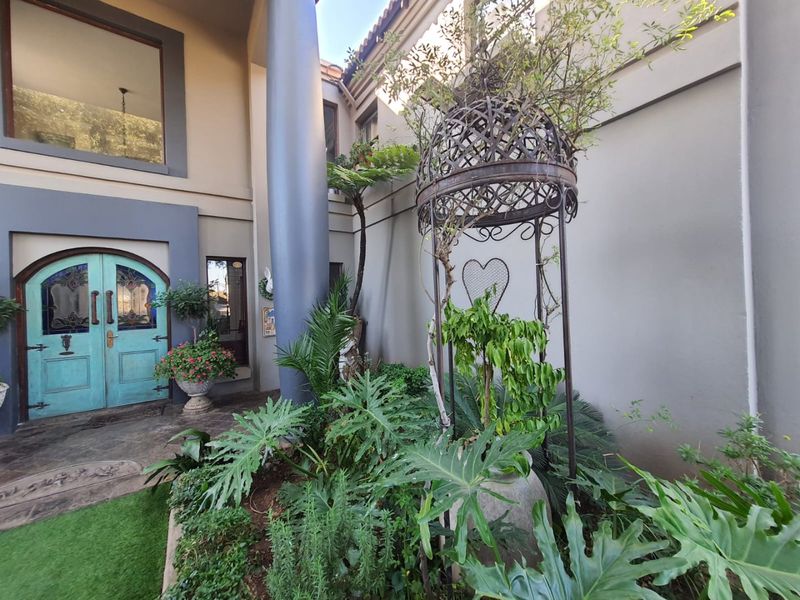 Absolute Gem of A Property With A Vintage Vibe For Sale In The Beautiful Vaalpark - Photo 4