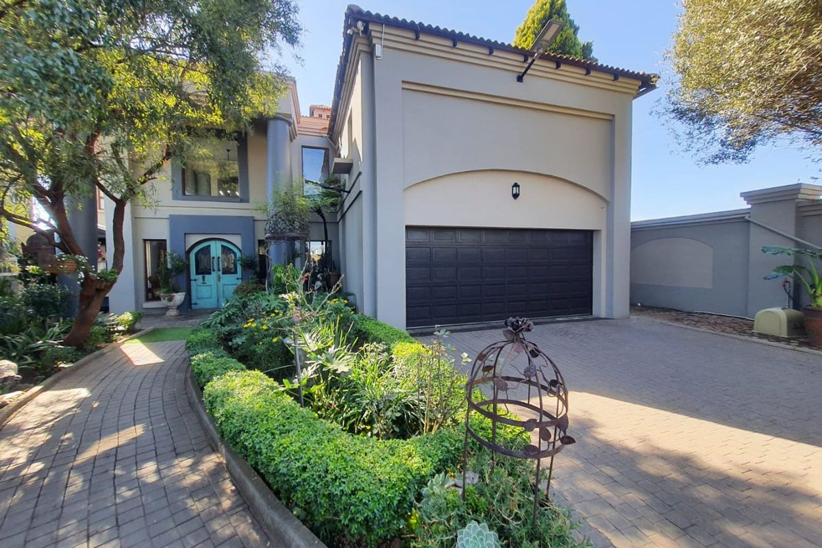 Absolute Gem of A Property With A Vintage Vibe For Sale In The Beautiful Vaalpark - Photo 2