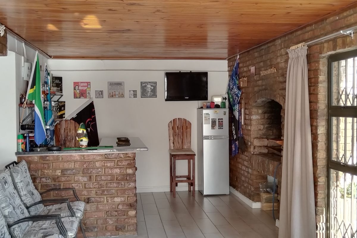 Welcome Home – A Move-In Ready Gem in Retief That’s Ready to Impress! - Photo 3