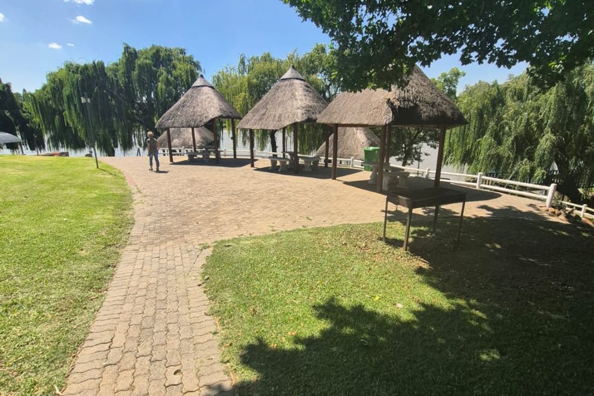 Stunning Apartment for Sale in Vaalpark – Riverfront Living at Its Best! - Photo 3