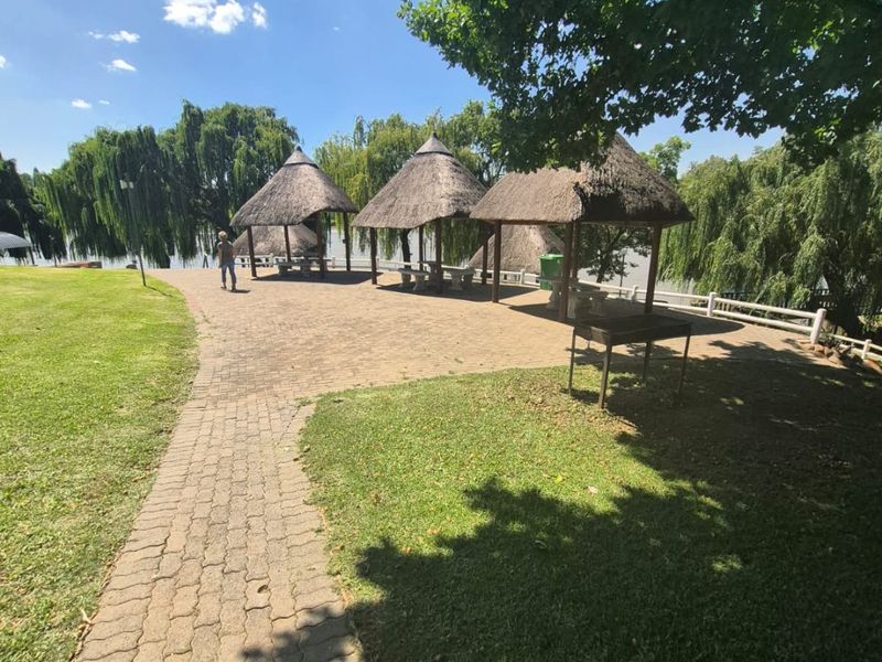 Stunning Apartment for Sale in Vaalpark – Riverfront Living at Its Best! - Photo 3