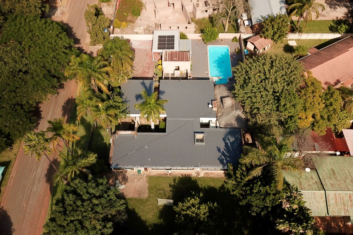 Beautiful house for sale in Bela Bela for established famalies - Photo 2