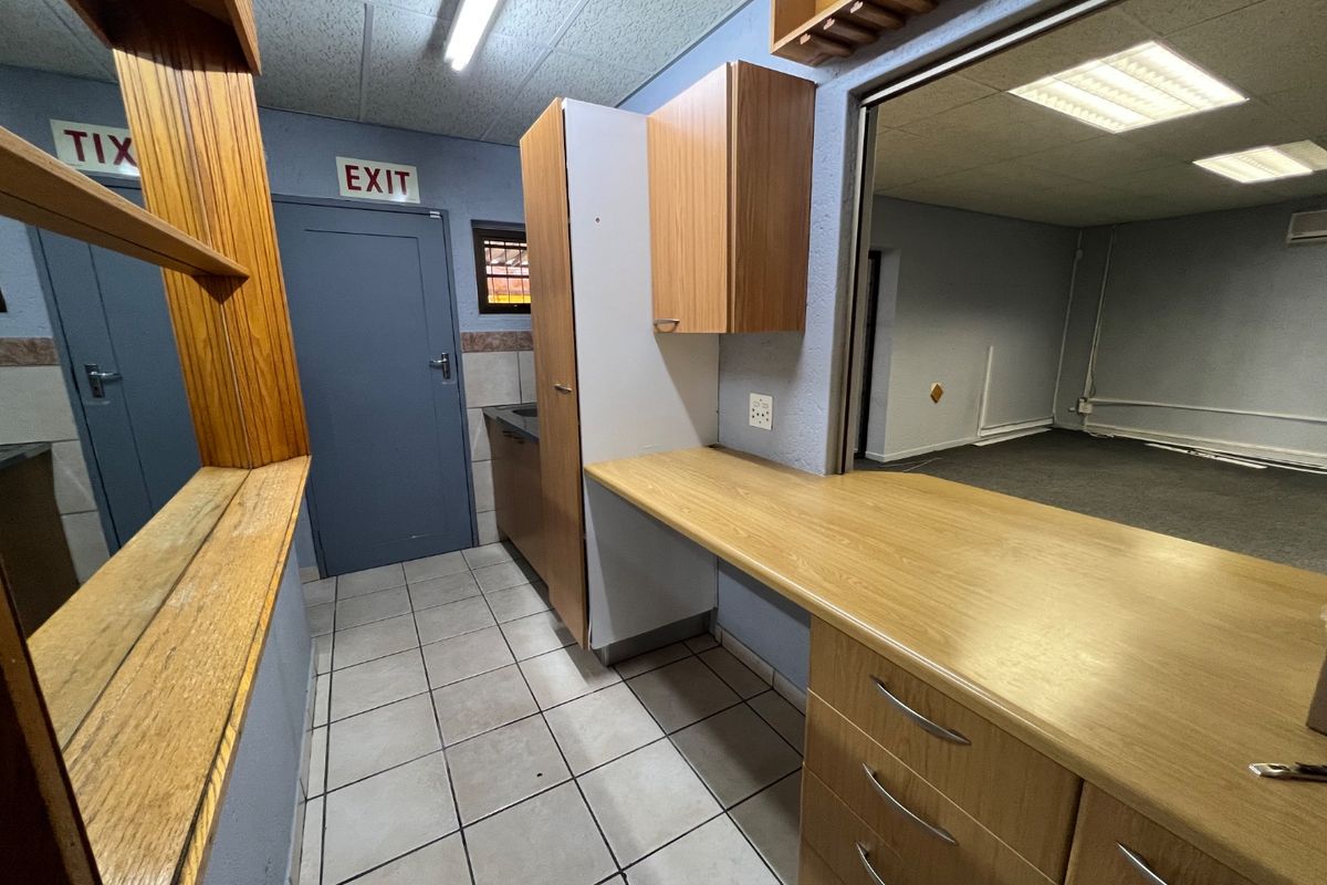 Prime Commercial Building for Sale in the Heart of Bendor, Polokwane - Photo 5
