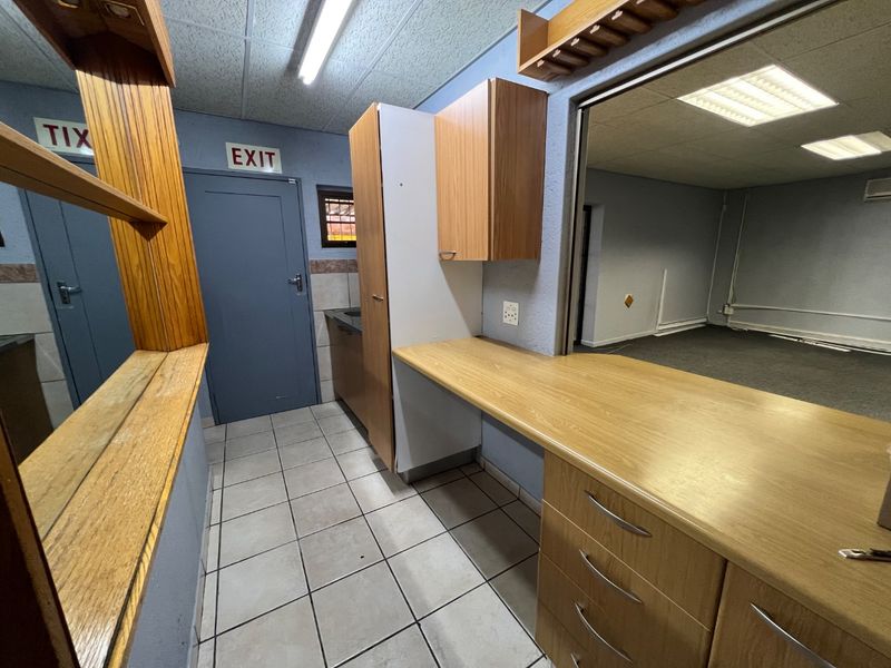 Prime Commercial Building for Sale in the Heart of Bendor, Polokwane - Photo 5