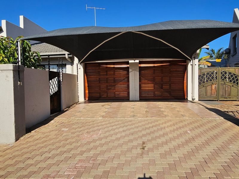Stylish 4-Bedroom Family Home For Sale in Bendor  Polokwane - Photo 3