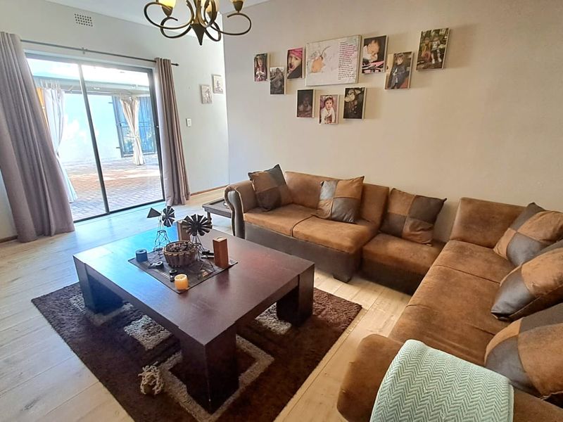 GREAT HOME... GREAT AREA... INTERESTED??? - Photo 4