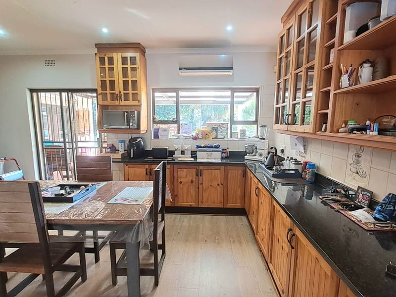 GREAT HOME... GREAT AREA... INTERESTED??? - Photo 7