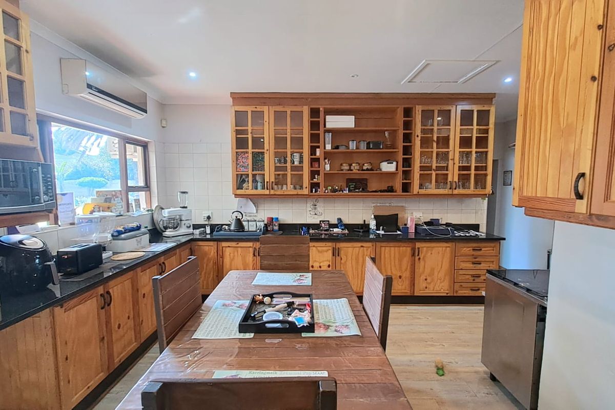 GREAT HOME... GREAT AREA... INTERESTED??? - Photo 5