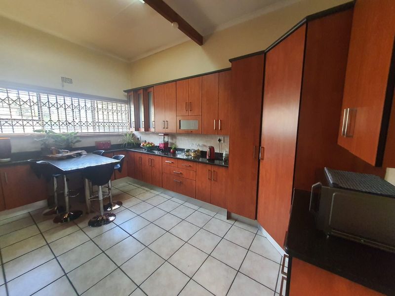 Magnificent Propety For Sale - Photo 8