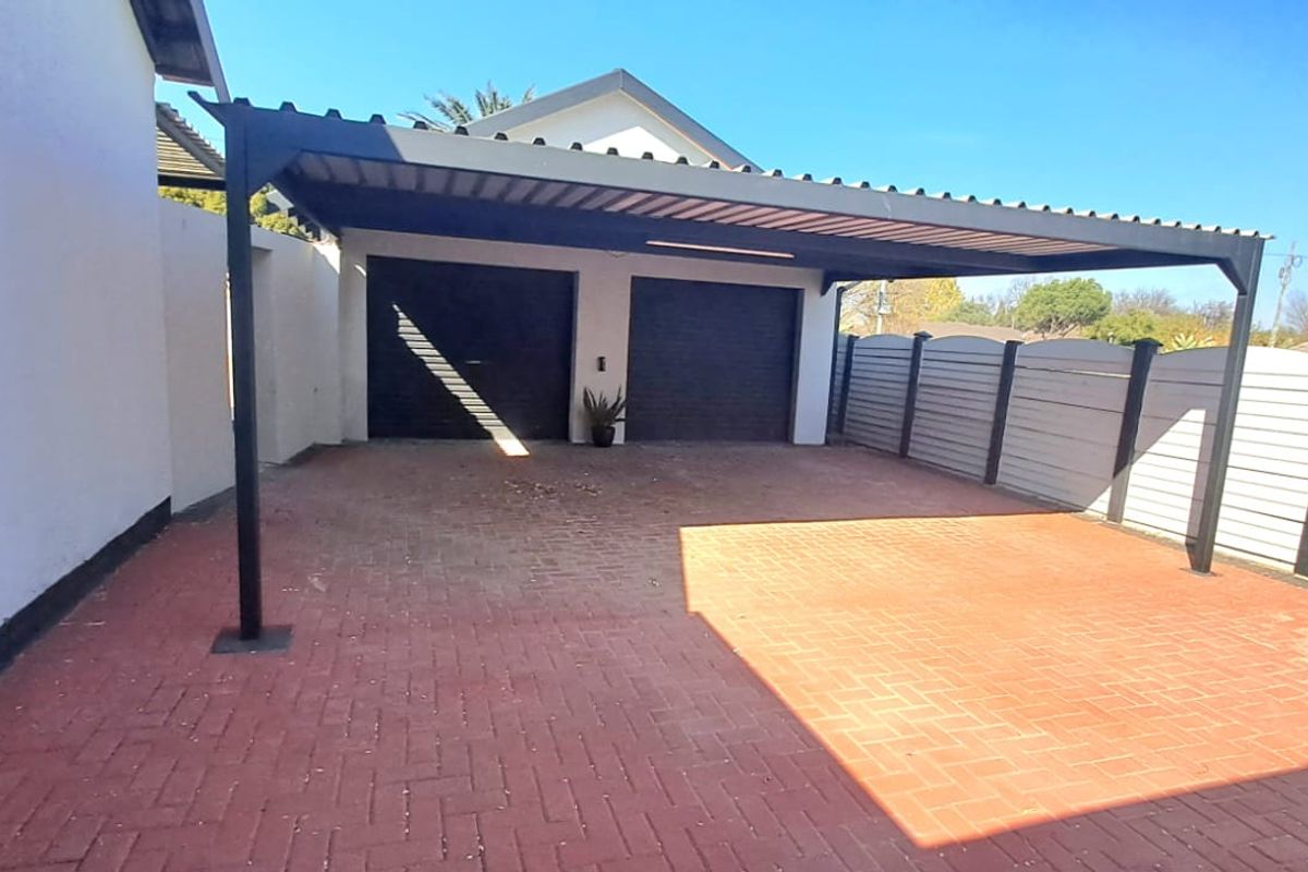 Stylish Family Retreat in Sought-After Risiville - Photo 3
