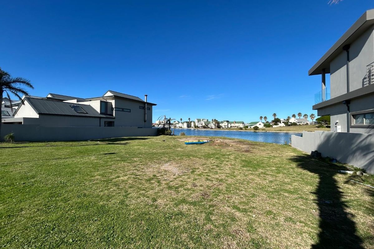 Prestigious Waterfront Stand in Marina Martinique - Photo 2