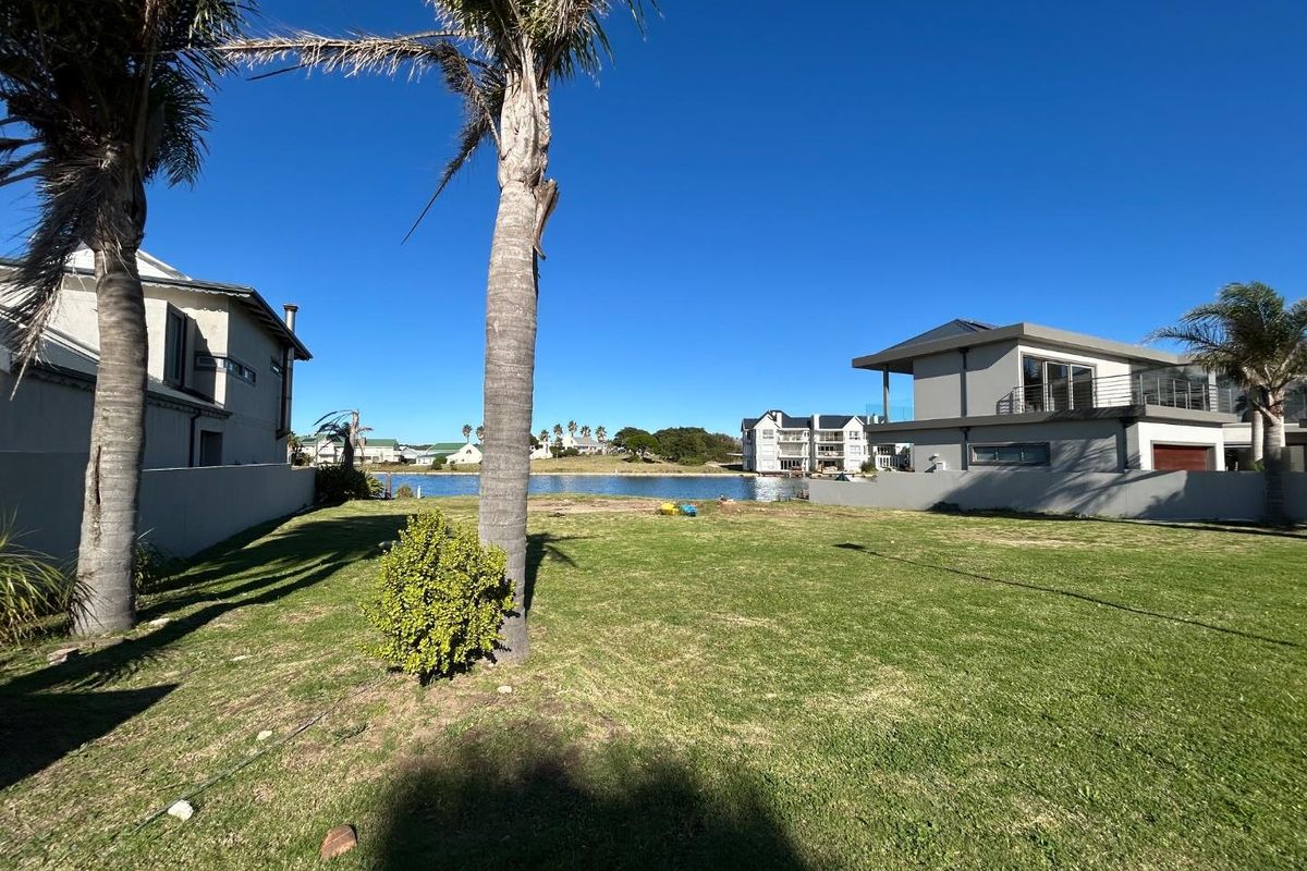 Prestigious Waterfront Stand in Marina Martinique - Photo 3