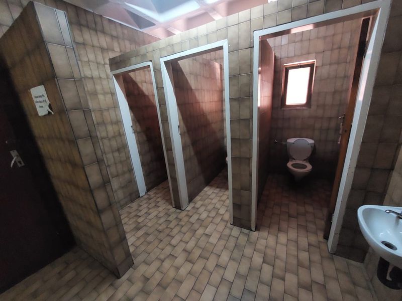 Multi-tenanted Commercial Building in Main Street - Photo 7