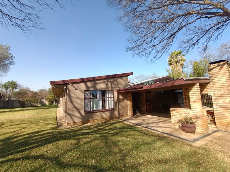 !Warm Colouring and Exciting! - Photo 3