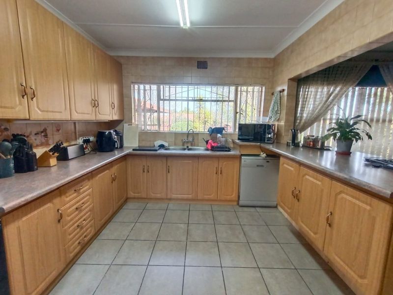 !Warm Colouring and Exciting! - Photo 6