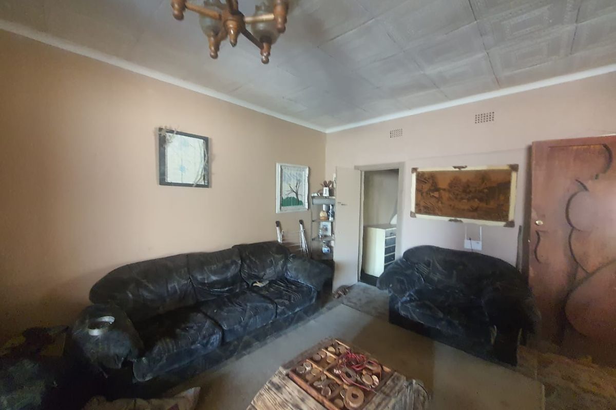 Semi Home Property Up Sale. - Photo 4