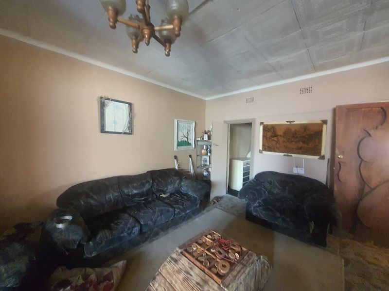 Semi Home Property Up Sale. - Photo 4