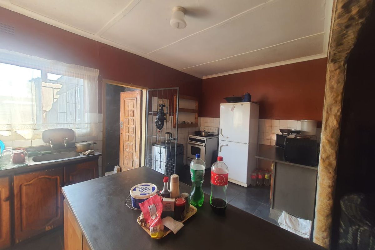 Semi Home Property Up Sale. - Photo 3