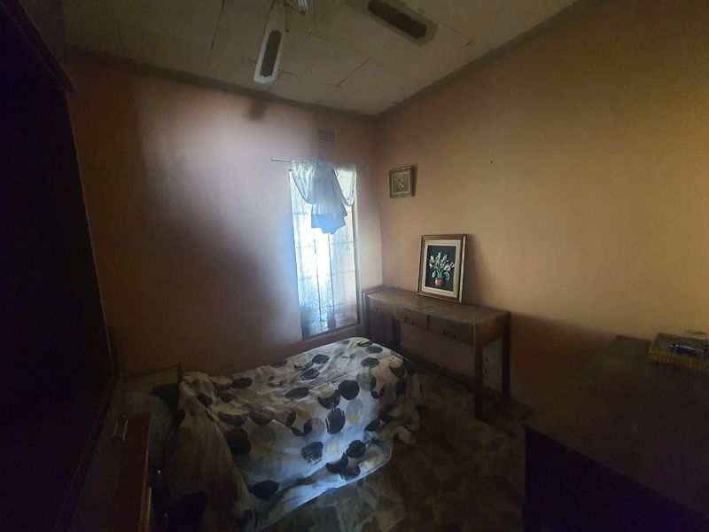 Semi Home Property Up Sale. - Photo 6