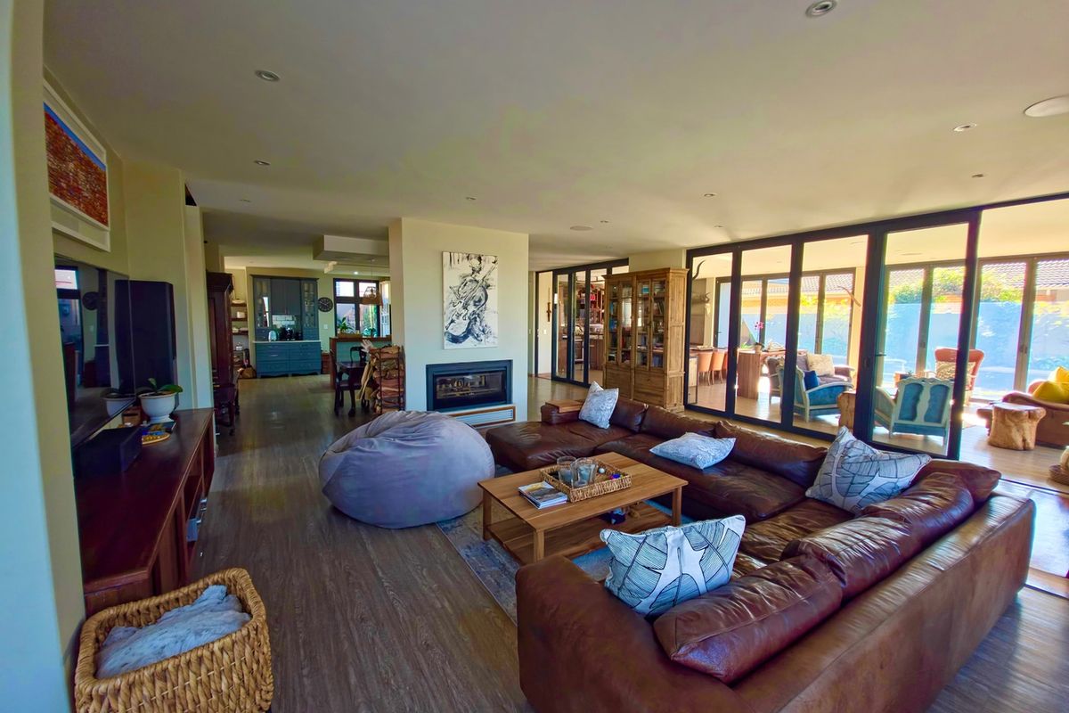 Modern Masterpiece in Bankenveld – 5 Bedroom Architectural Stunner with Pool & Designer Finishes - Photo 2