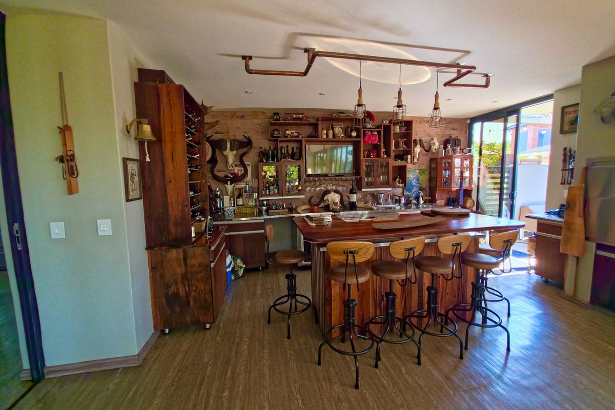 Modern Masterpiece in Bankenveld – 5 Bedroom Architectural Stunner with Pool & Designer Finishes - Photo 5