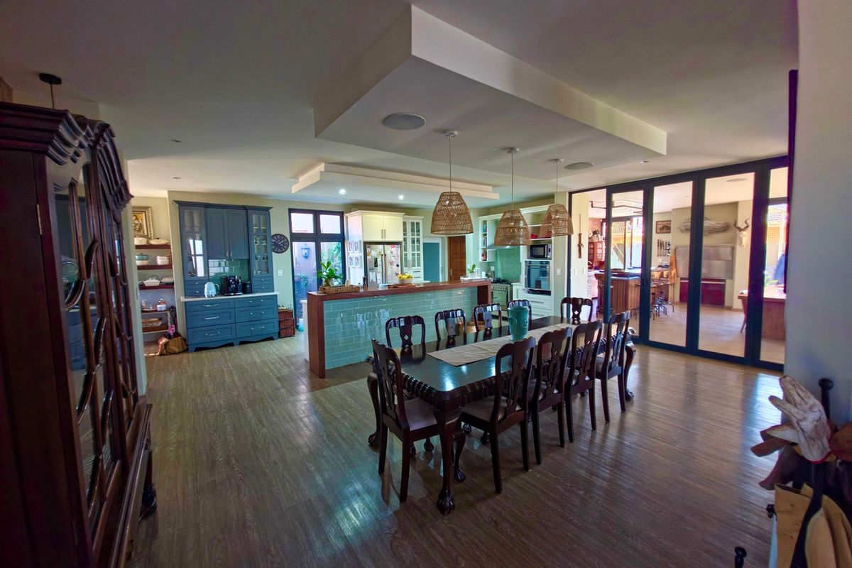 Modern Masterpiece in Bankenveld – 5 Bedroom Architectural Stunner with Pool & Designer Finishes - Photo 3