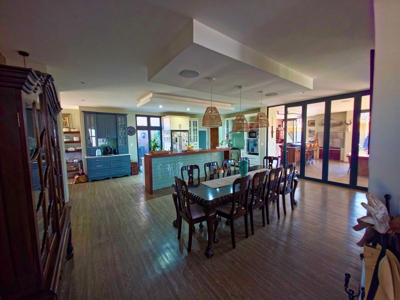 Modern Masterpiece in Bankenveld – 5 Bedroom Architectural Stunner with Pool & Designer Finishes - Photo 3