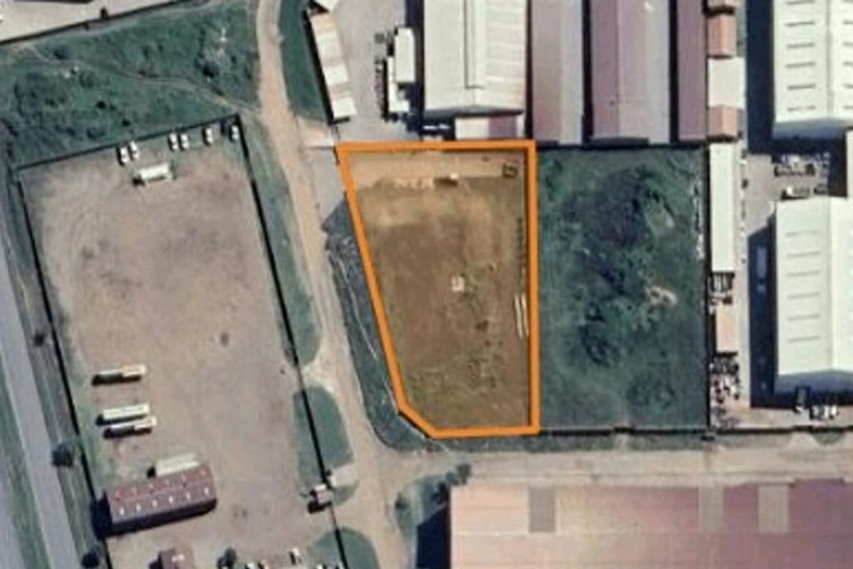 Spacious Commercial stand for sale in Naledi Industrial. - Photo 2