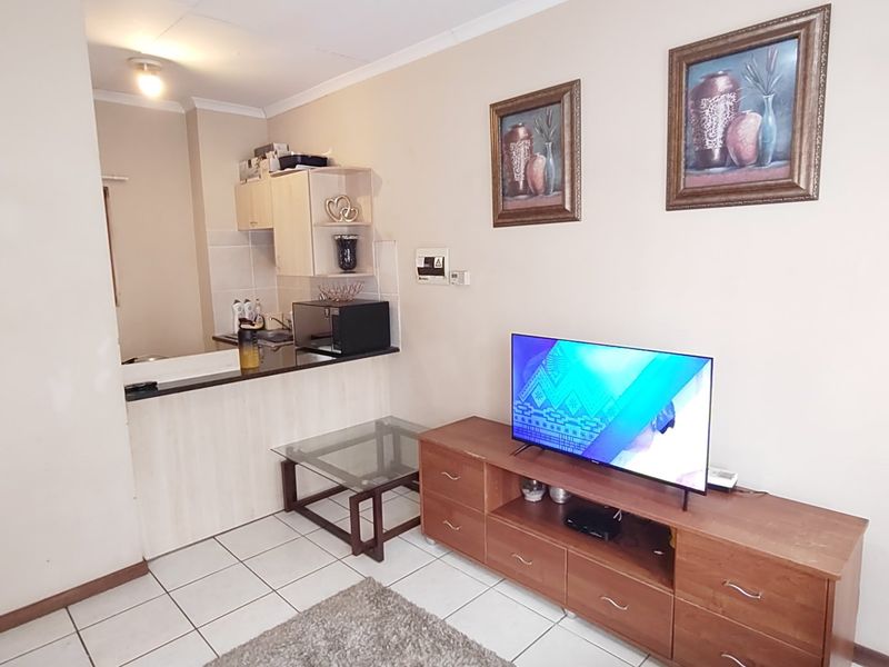 Stunning 1 Bedroom Apartment in Montana - Photo 2