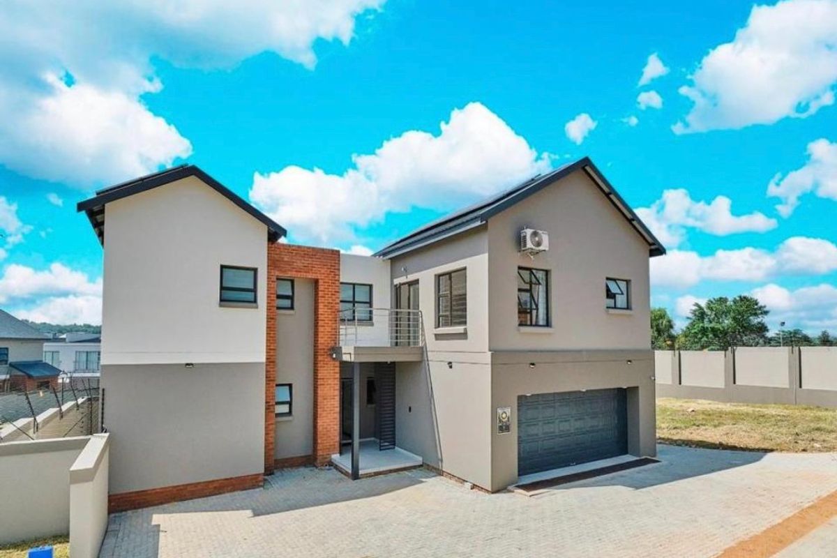 Welcome to a Rare Opportunity on Bryanston Drive - Photo 3