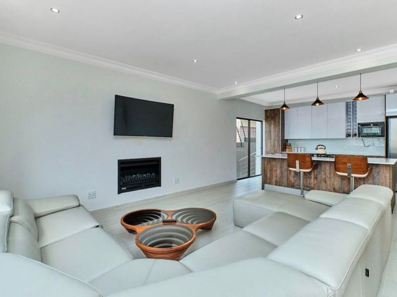 Welcome to a Rare Opportunity on Bryanston Drive - Photo 9