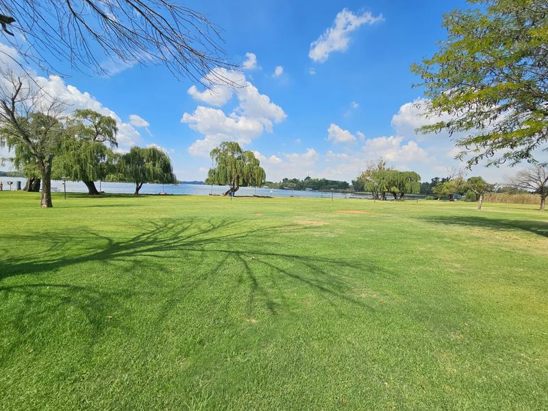 Beautiful Home for Sale in Secured Estate – Vanderbijlpark - Photo 2