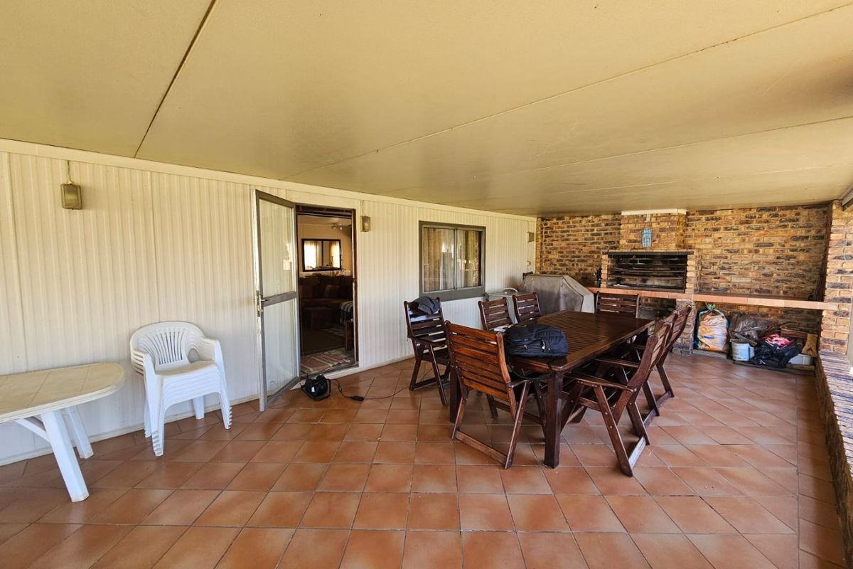 Beautiful Home for Sale in Secured Estate – Vanderbijlpark - Photo 5