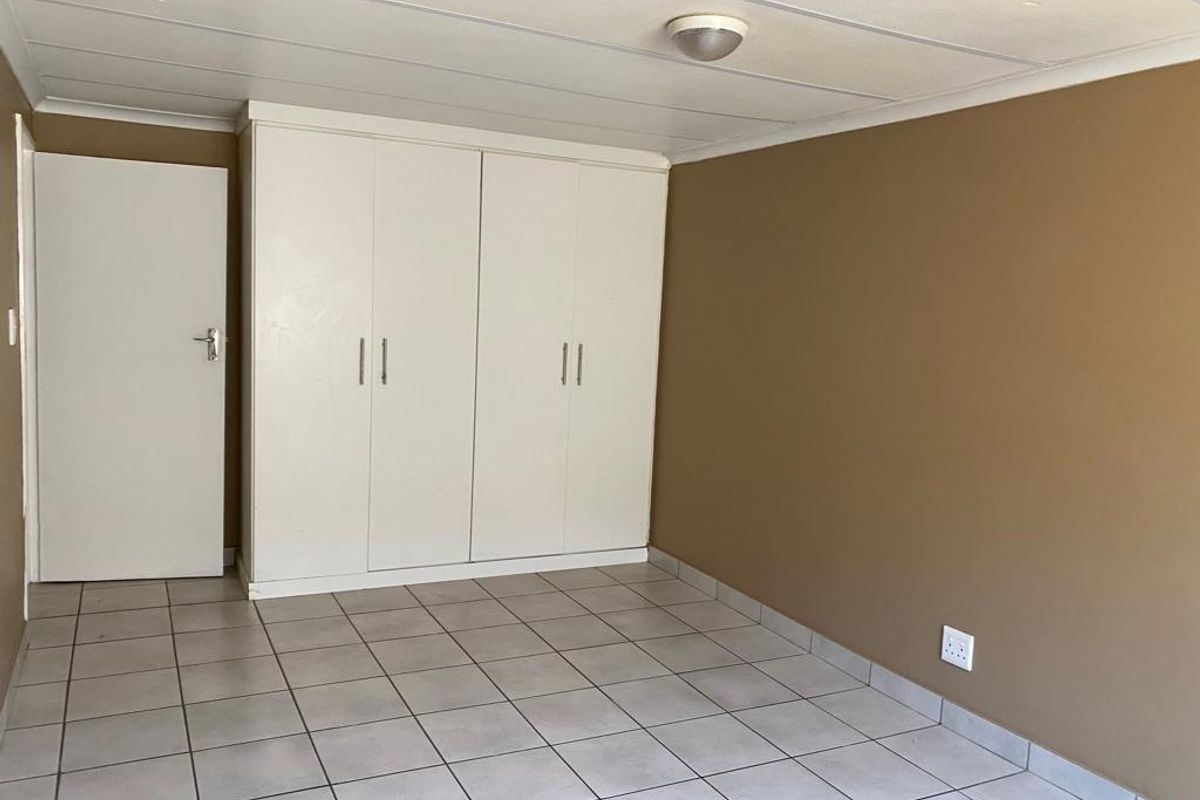 Charming 2-Bedroom Home Near Laerskool Brakpan-Oos TO LET - Photo 4