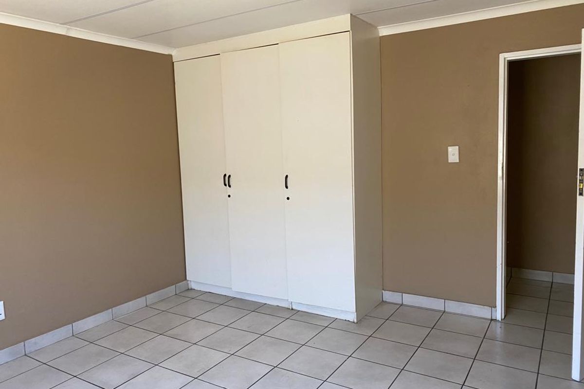 Charming 2-Bedroom Home Near Laerskool Brakpan-Oos TO LET - Photo 5