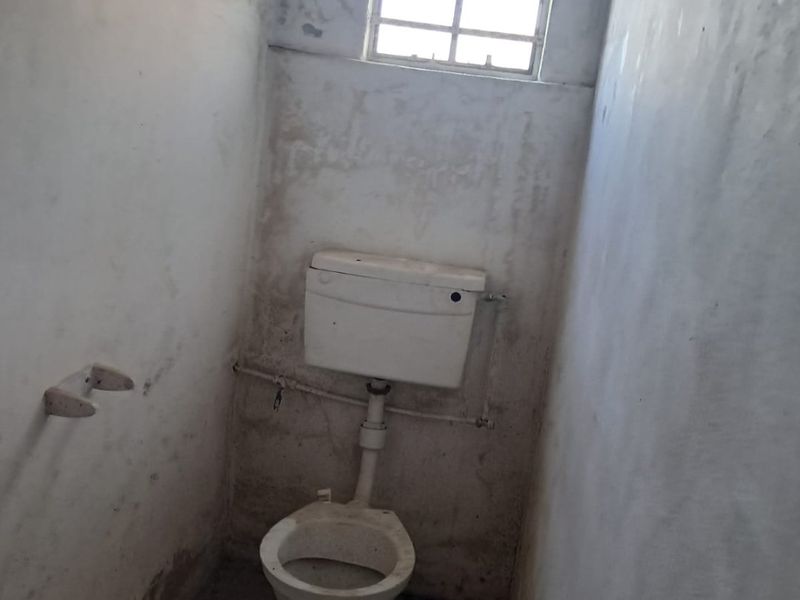 SAFE AND SECURE WAREHOUSE FOR SALE IN KRUISRIVIER, KARIEGA! - Photo 10