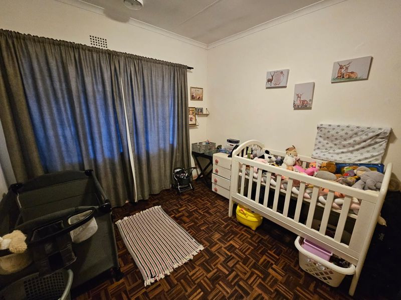 Beautiful 4-Bedroom House for Sale in Vaalpark! - Photo 5