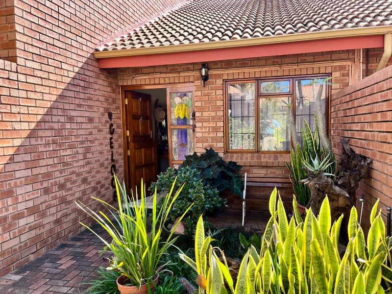 Beautiful property for sale in secure complex within Bela Bela - Photo 4