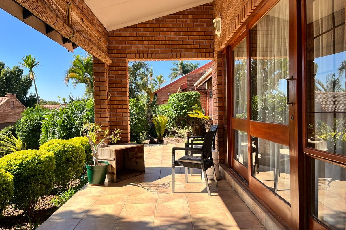 Spacious family home for sale in security complex called Palmeira, Bela Bela - Photo 5