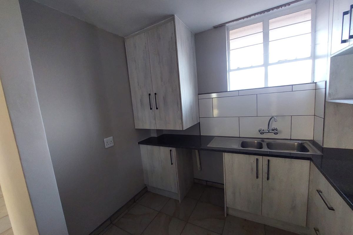 3 Bedroom apartment on ground floor Sinoville - Photo 5