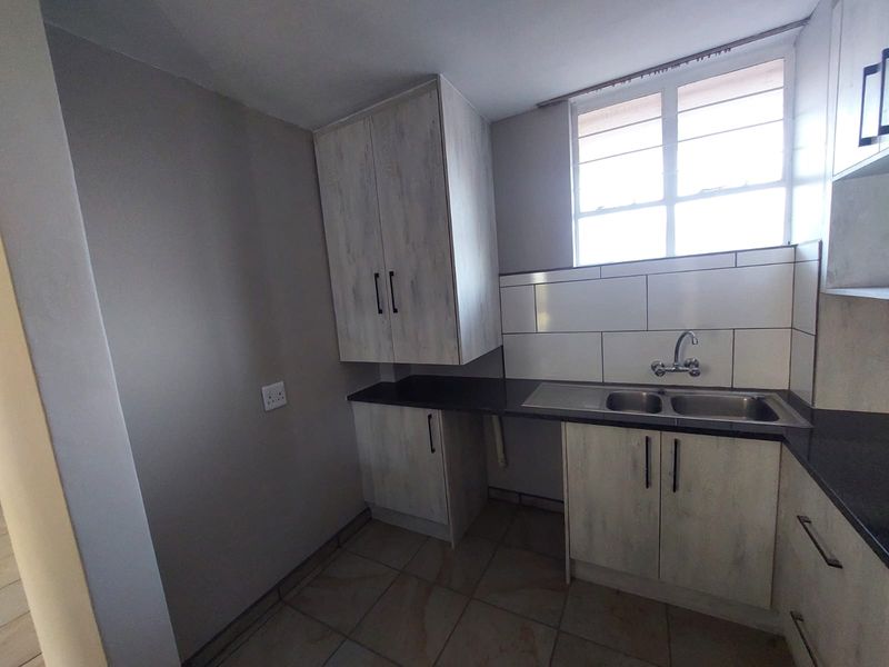 3 Bedroom apartment on ground floor Sinoville - Photo 5