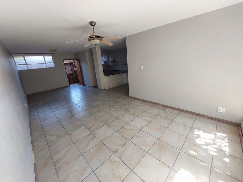 3 Bedroom apartment on ground floor Sinoville - Photo 6