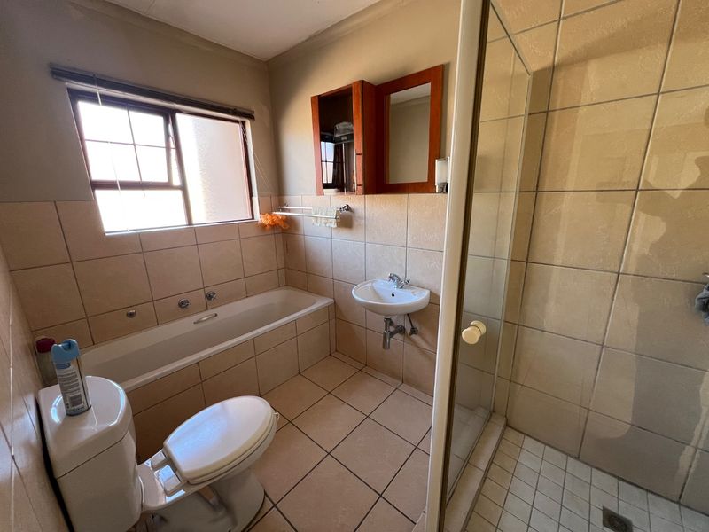 Townhouse available - one of Polokwane’s most established and secure residential estates - Photo 7