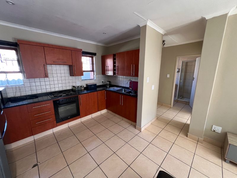 Townhouse available - one of Polokwane’s most established and secure residential estates - Photo 6