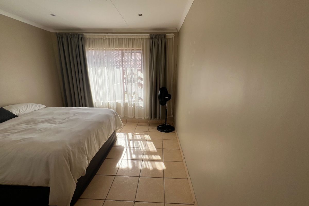 Townhouse available - one of Polokwane’s most established and secure residential estates - Photo 5