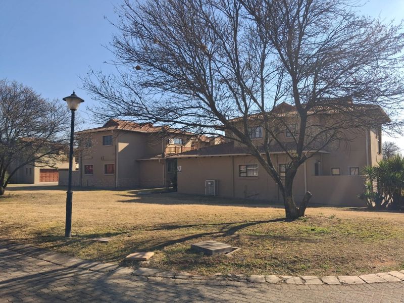 244m2 Corner stand in elite River Estate, Risivile, Vereeniging - Photo 7