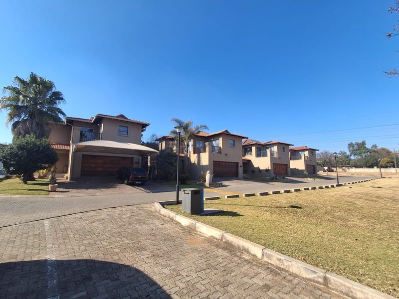 244m2 Corner stand in elite River Estate, Risivile, Vereeniging - Photo 6