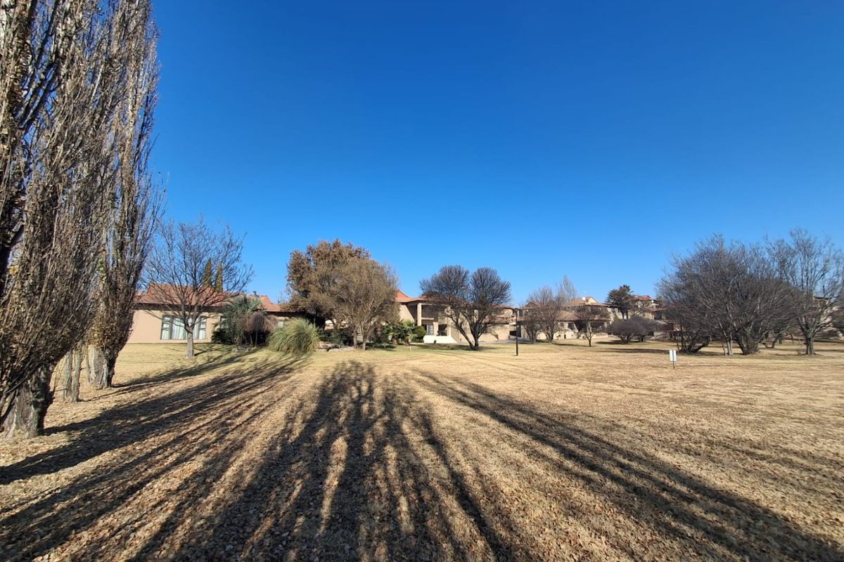 244m2 Corner stand in elite River Estate, Risivile, Vereeniging - Photo 2