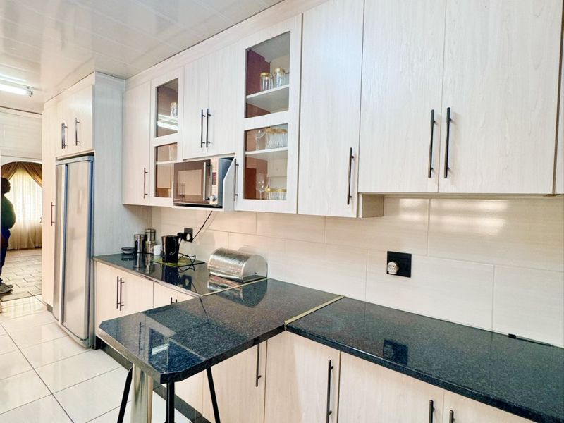 House For Sale In Witbank - Photo 3